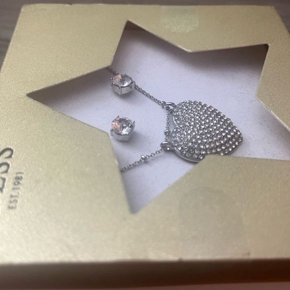 GUESS <3 NECKLACE & EARRINGS SET - Picture 6 of 6